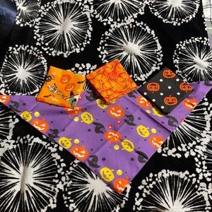 NWT set/4 Halloween pet bandanas